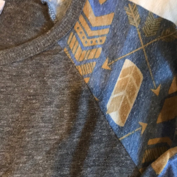 Lularoe Randy tee in size medium! - Picture 3 of 3